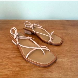 LOQ Ara Sandals in Dune 39